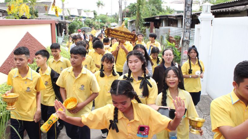 สืบสานประเพณีงาม เนื่องในวันอาสาฬหบูชาและวันเข้าพรรษา - รูปภาพเพิ่มเติม